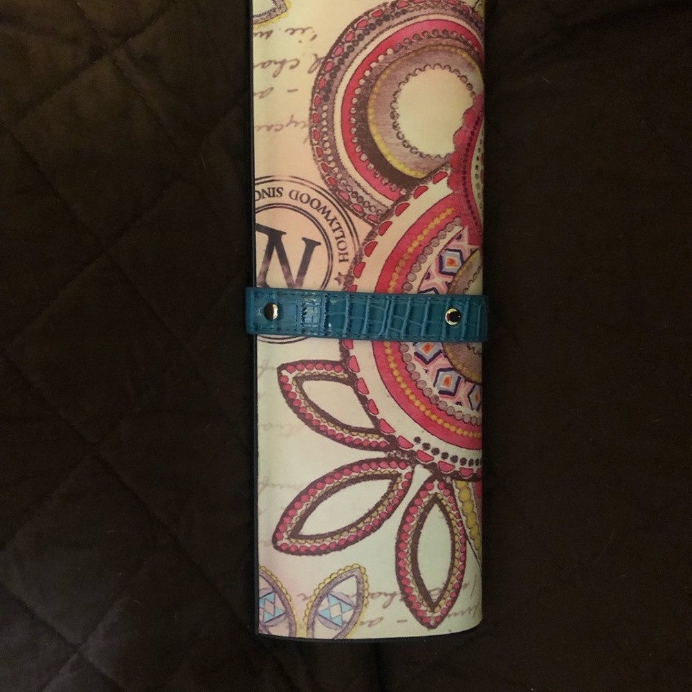 Nicole Lee Clutch - Picture 2 of 4